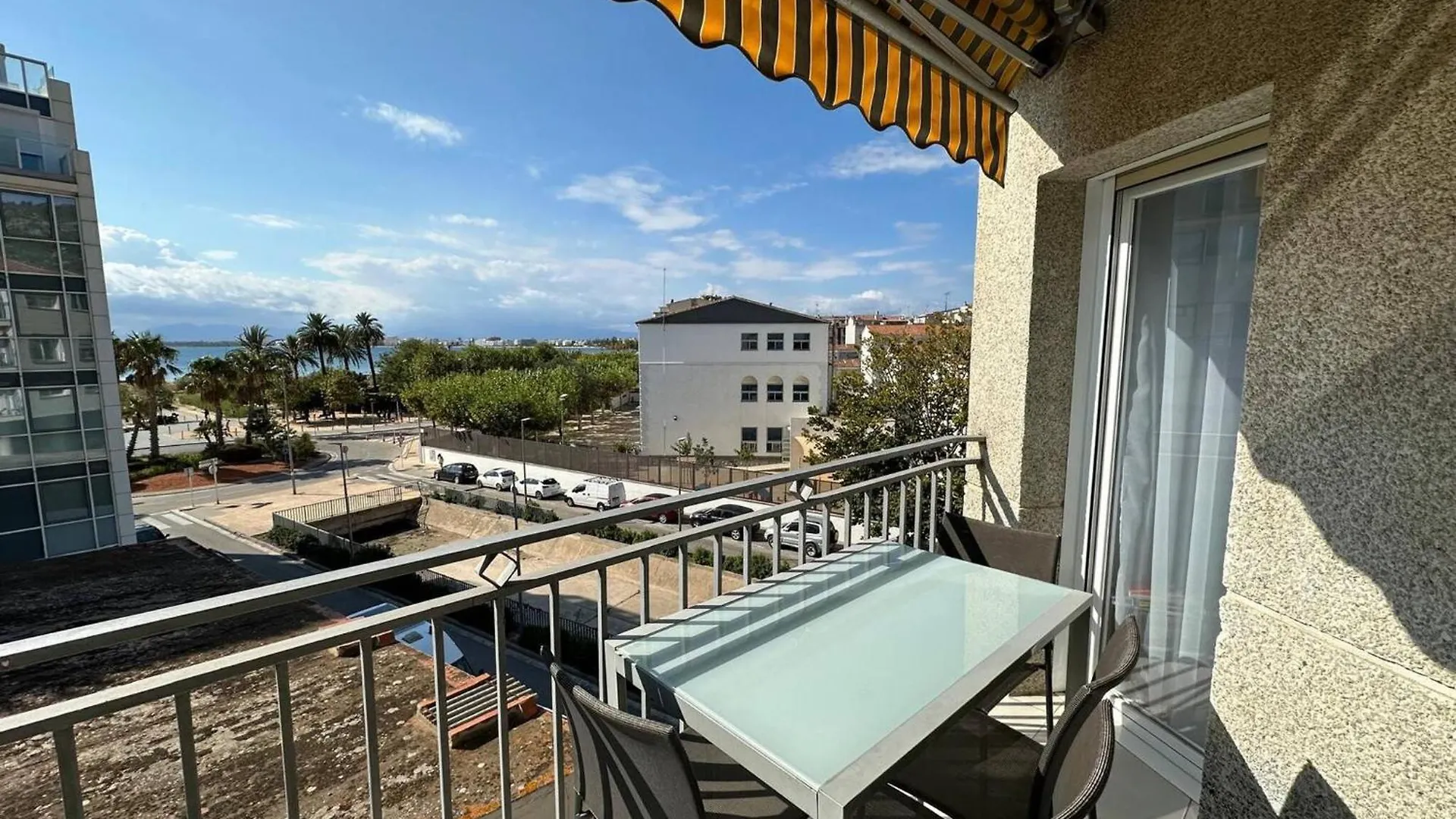 Precioso Moderno Piso Vista Mar Apartment Roses