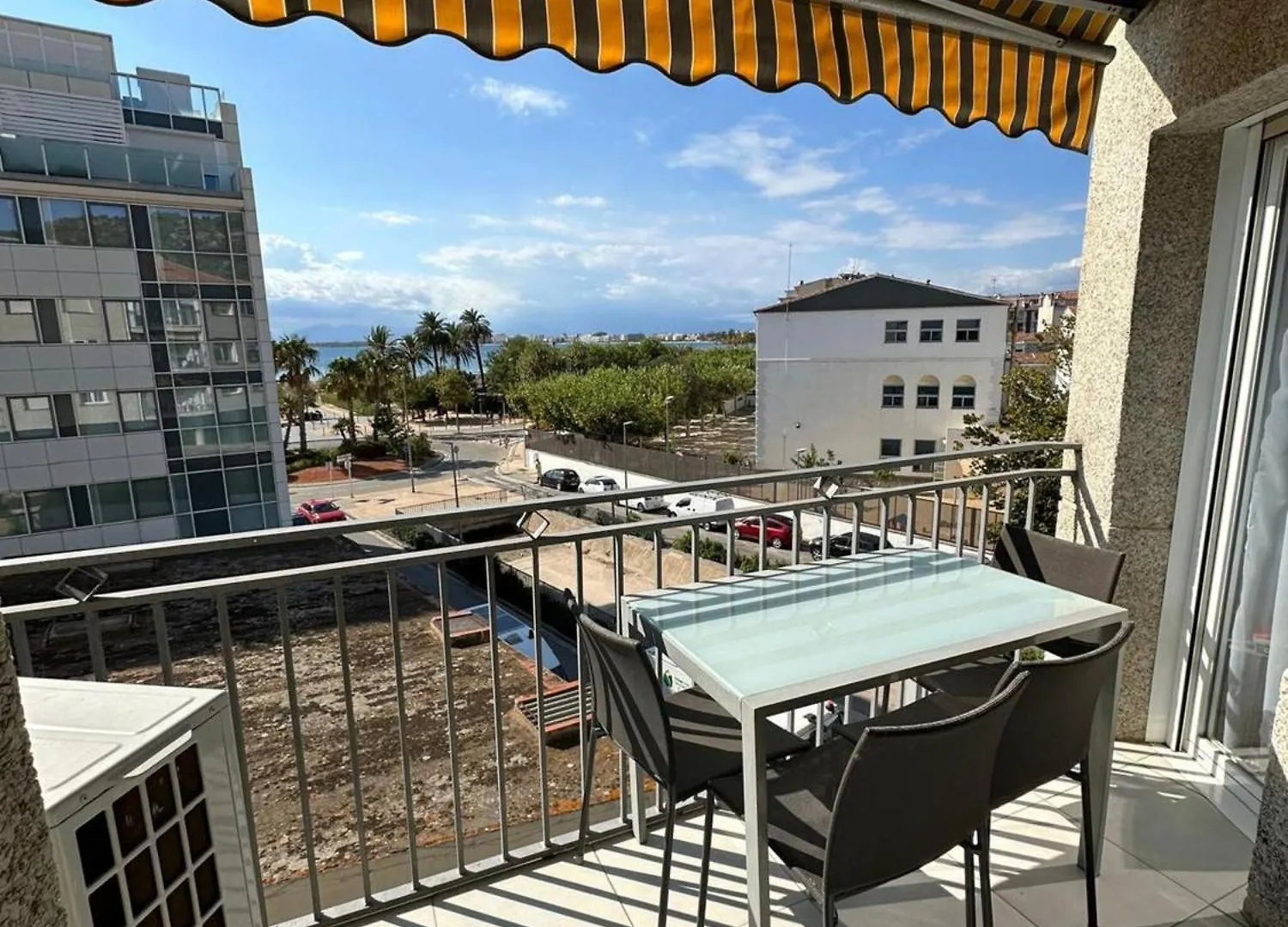 Precioso Moderno Piso Vista Mar Apartment Roses