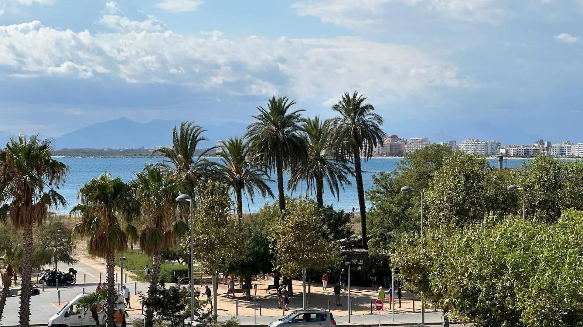 Precioso Moderno Piso Vista Mar Apartment Roses